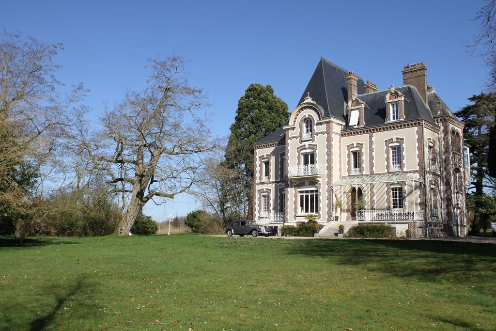 Chateau De La Folie Trie-Château Esterno foto