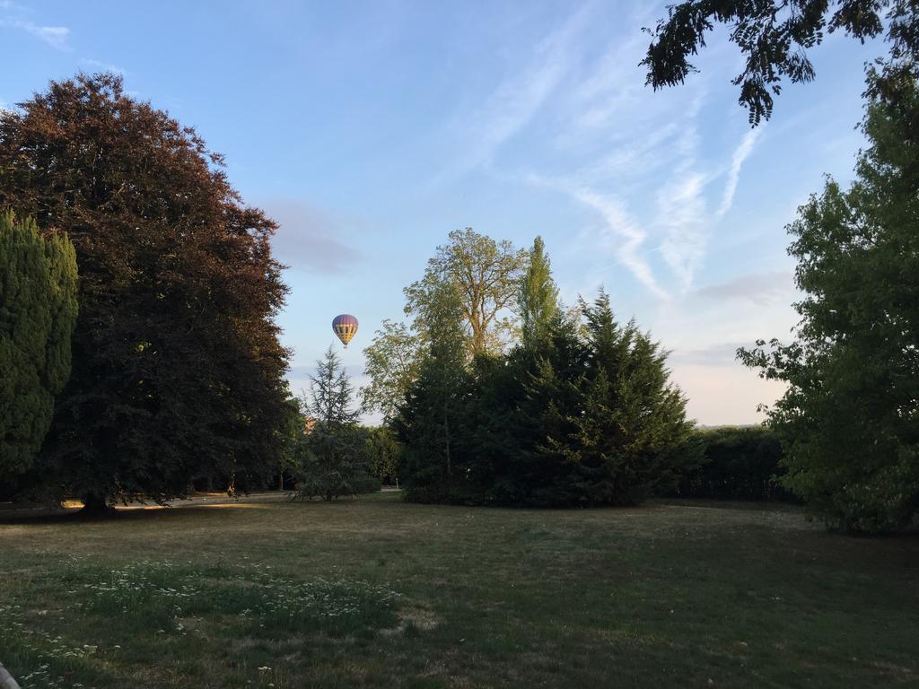 Chateau De La Folie Trie-Château Esterno foto
